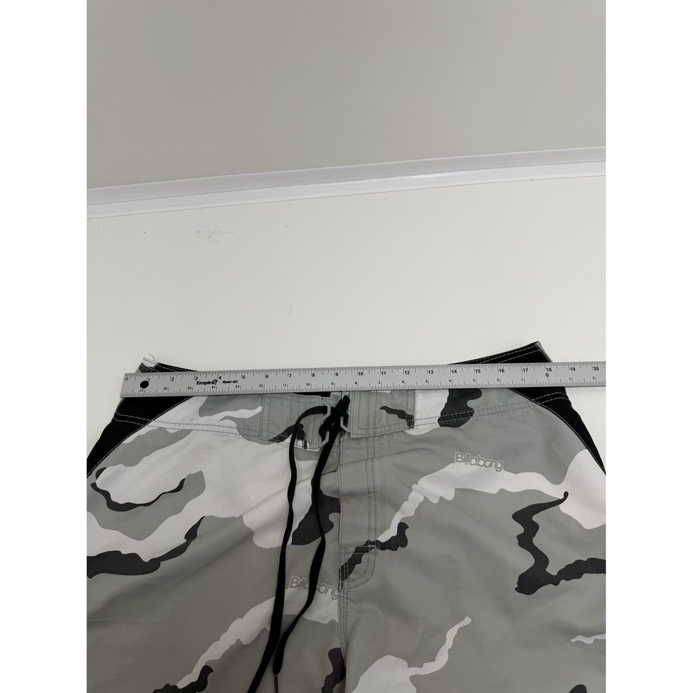 Vintage Billabong Y2K Camo Board Shorts Size 36 Gray White Black Surf Swim Trunk - Picture 6 of 9
